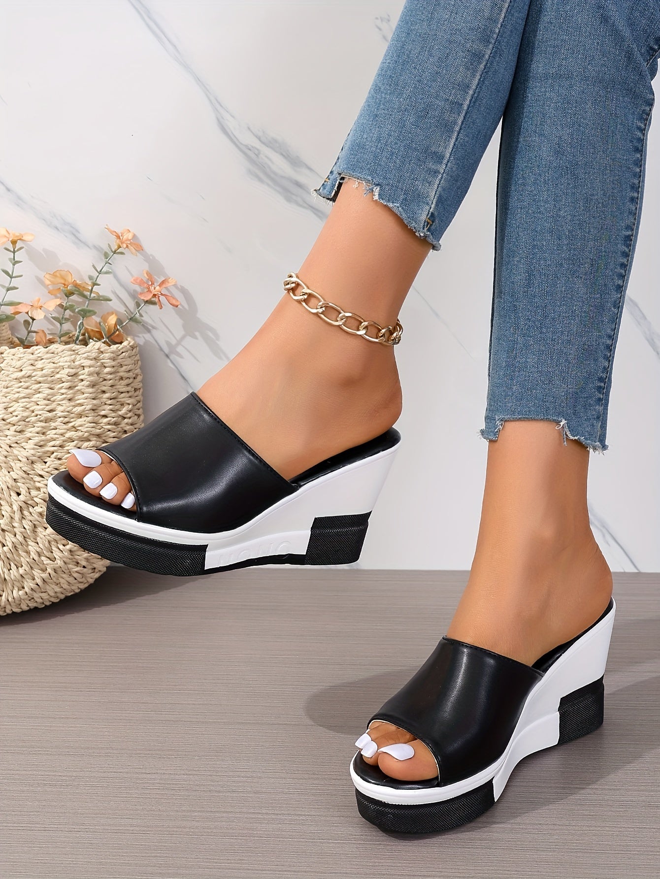 Olfat4 Wedge Sandals