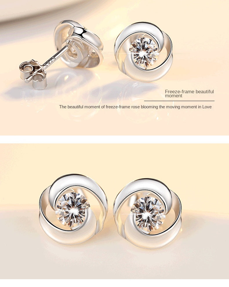 Alice Round Shaped Stud Earrings