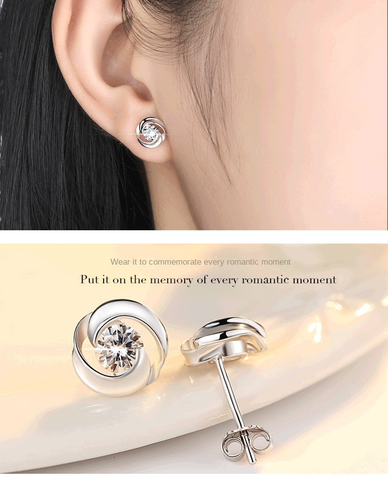 Alice Round Shaped Stud Earrings