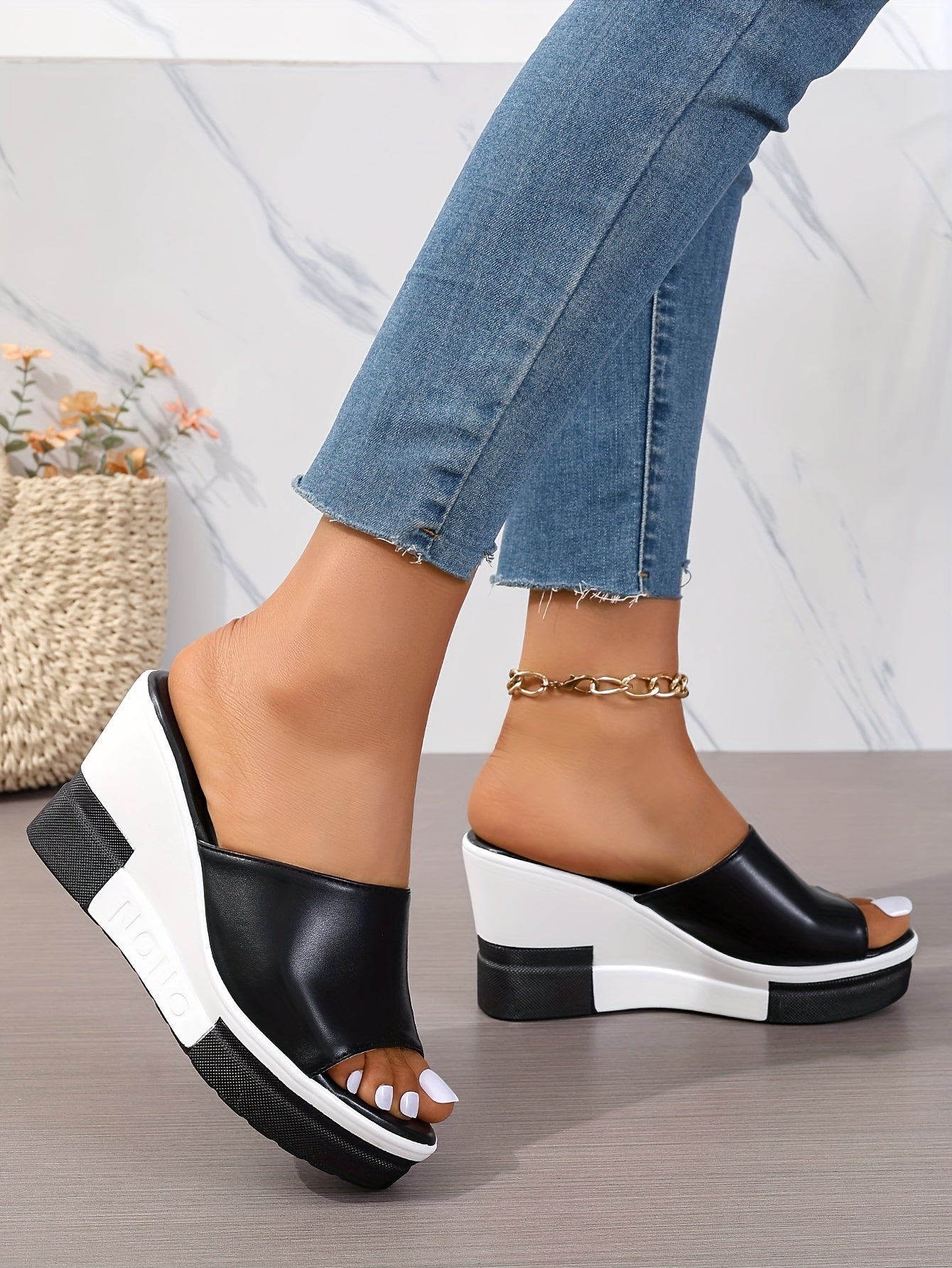Olfat4 Wedge Sandals