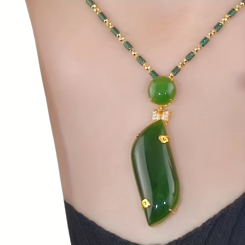 Elegant Vintage-Inspired Faux Emerald Pendant Necklace