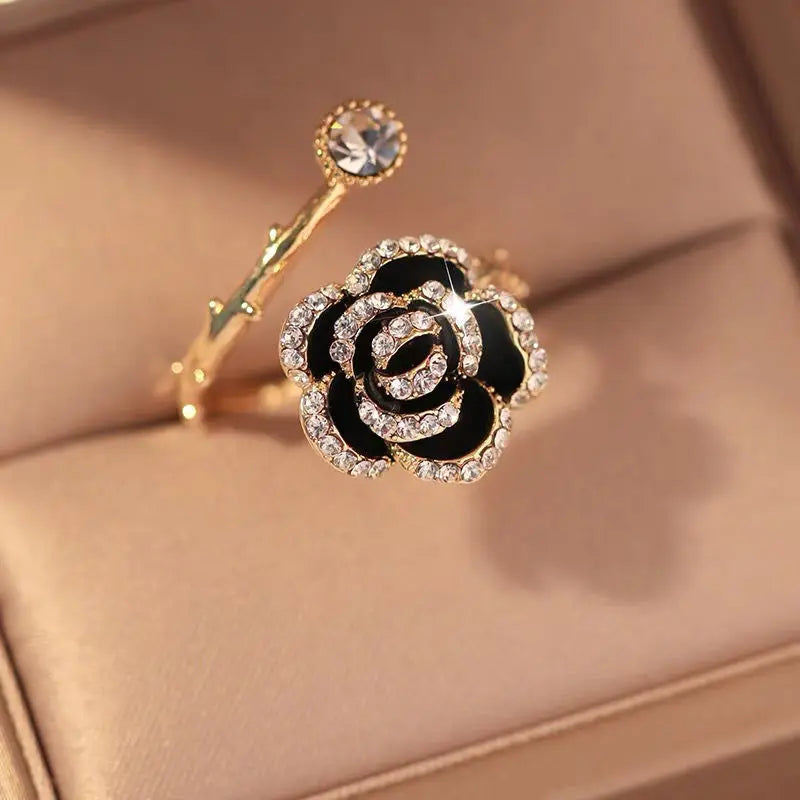 Hélène Rose Shaped Metal Opening Rings