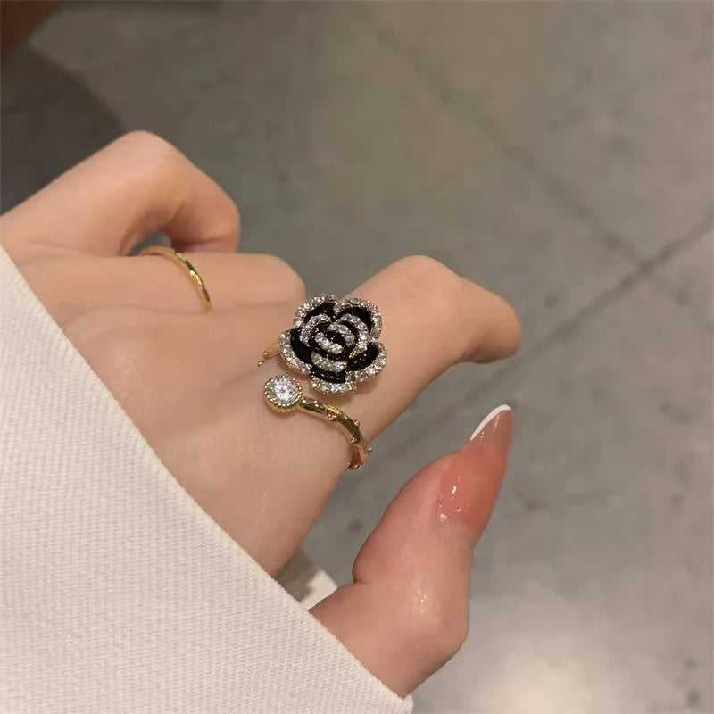 Hélène Rose Shaped Metal Opening Rings