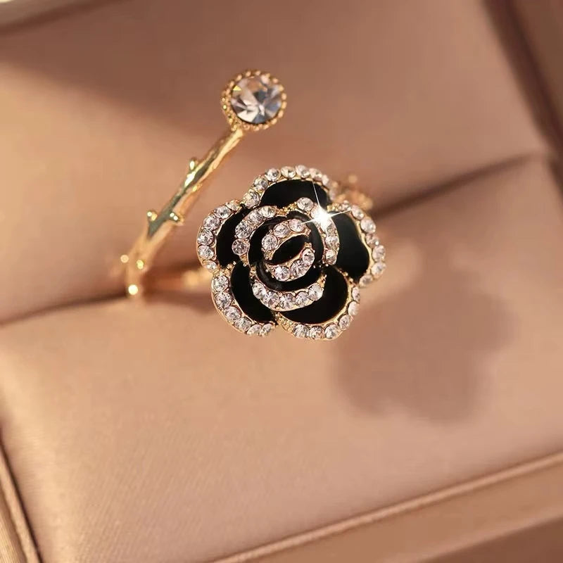 Hélène Rose Shaped Metal Opening Rings