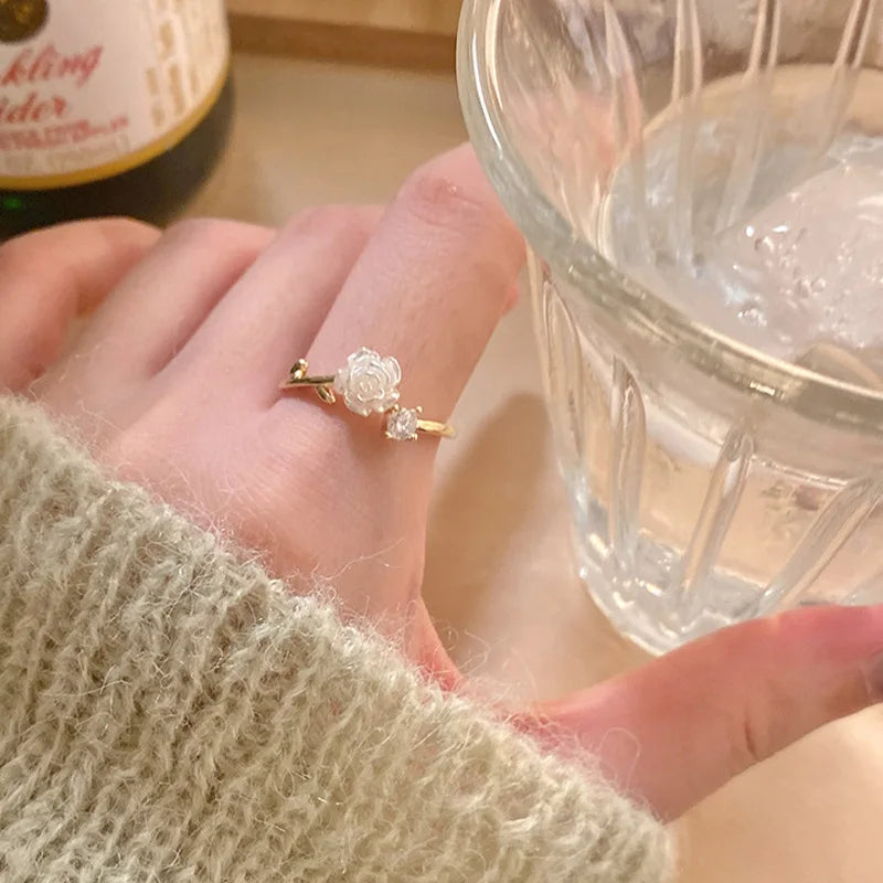 Hélène Rose Shaped Metal Opening Rings