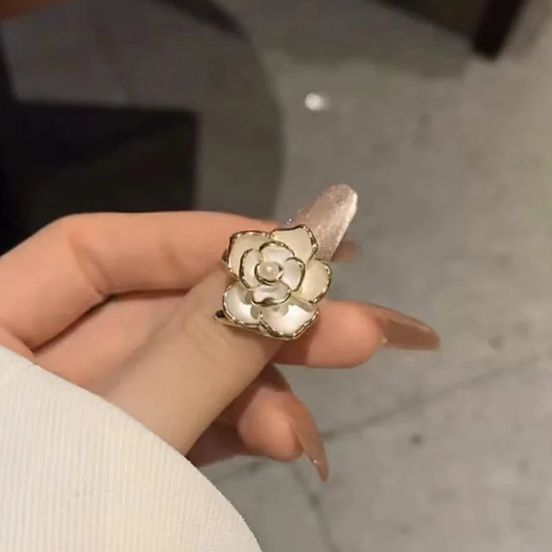 Hélène Rose Shaped Metal Opening Rings