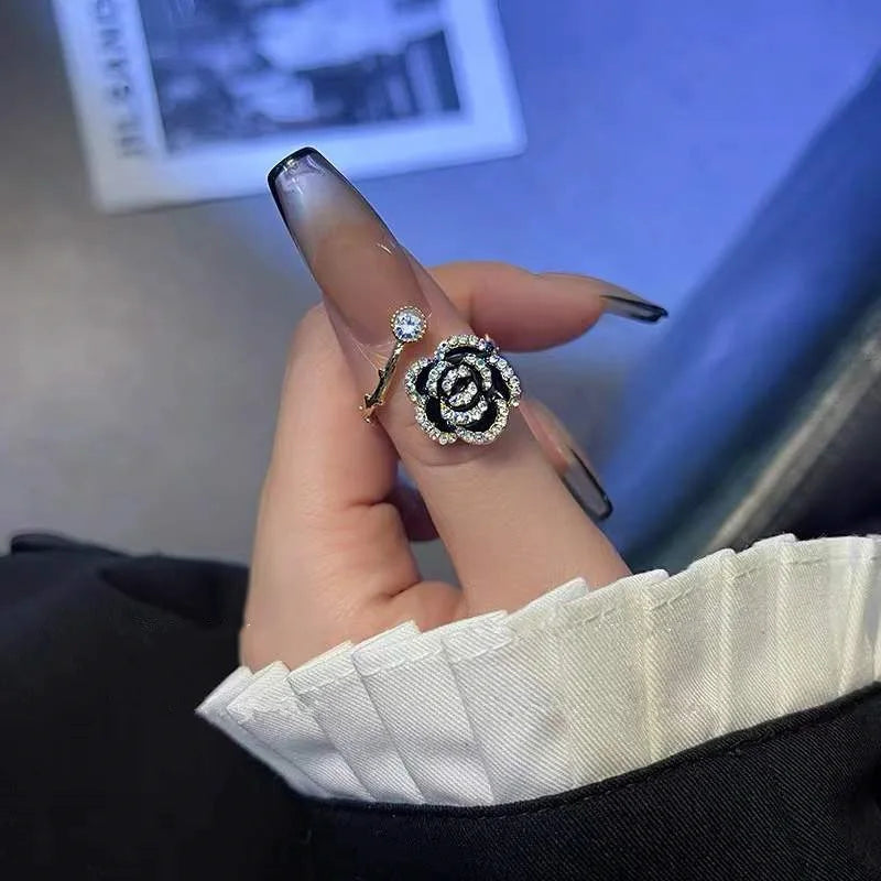 Hélène Rose Shaped Metal Opening Rings