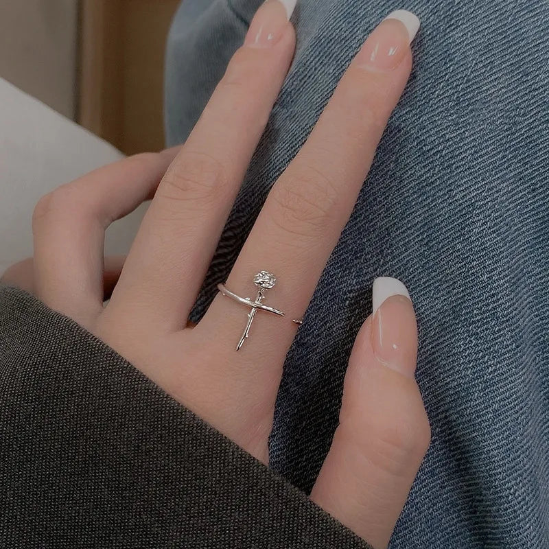 Hélène Rose Shaped Metal Opening Rings