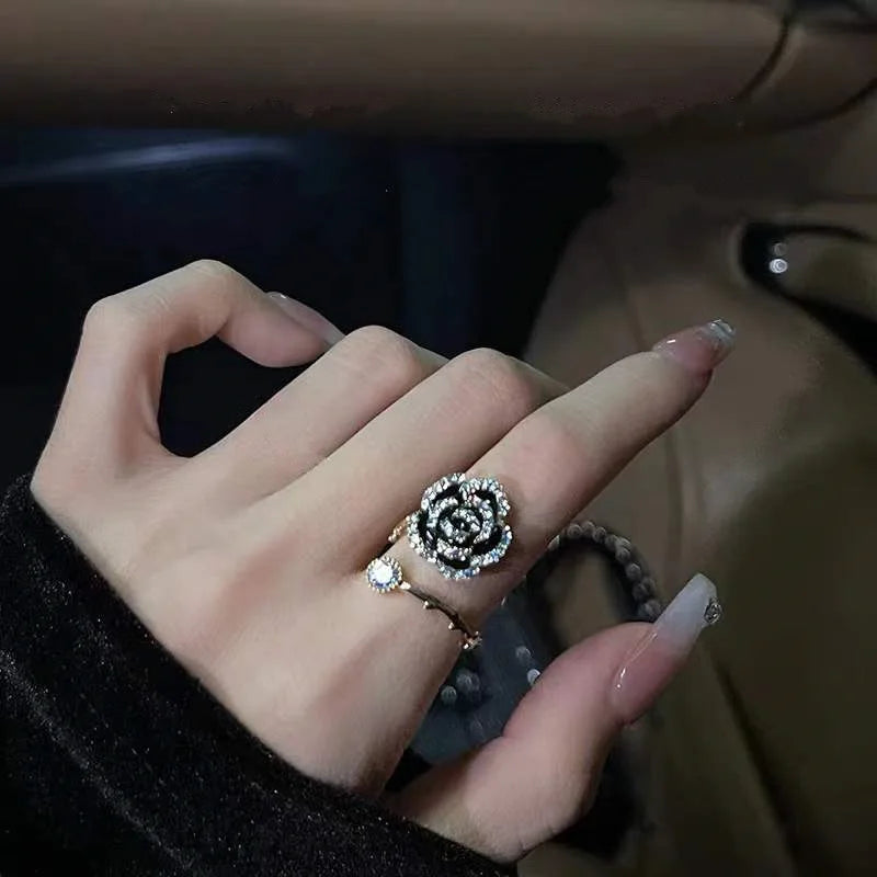 Hélène Rose Shaped Metal Opening Rings