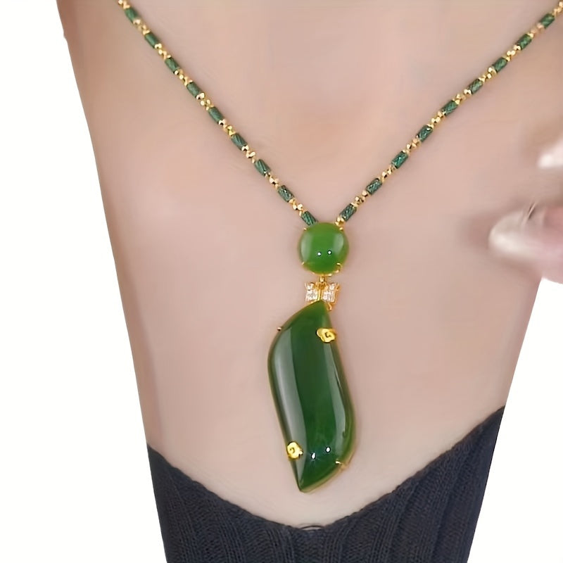 Elegant Vintage-Inspired Faux Emerald Pendant Necklace