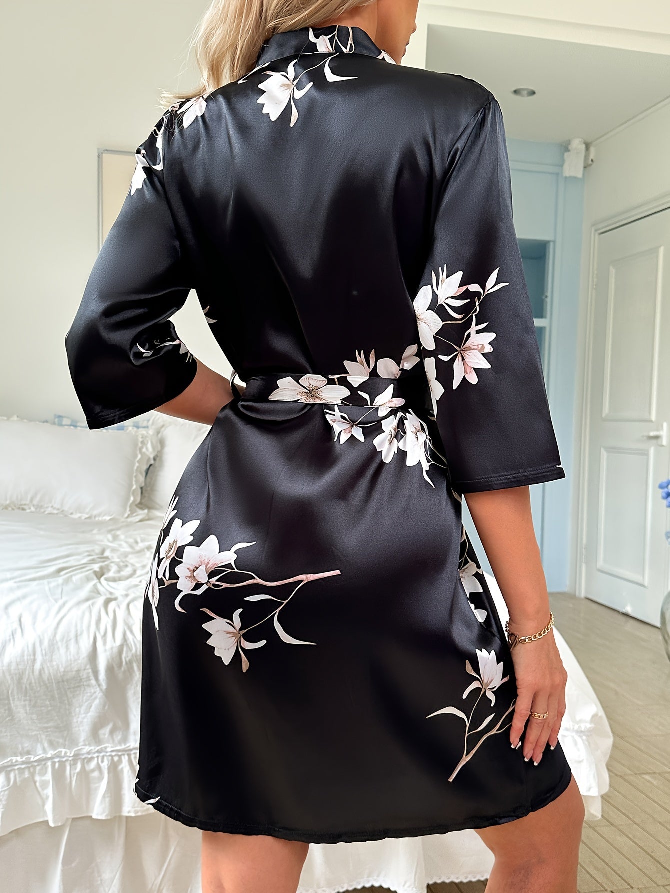 Laure2 Floral Night Satin Robe