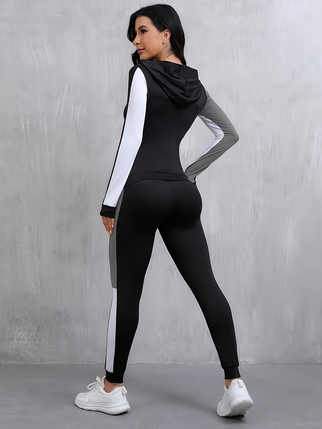 Arwa4 Athletic Set